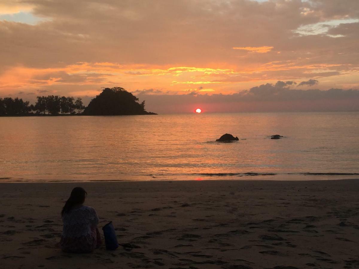 Sea Rounding Hotel Ko Phra Thong Exterior foto